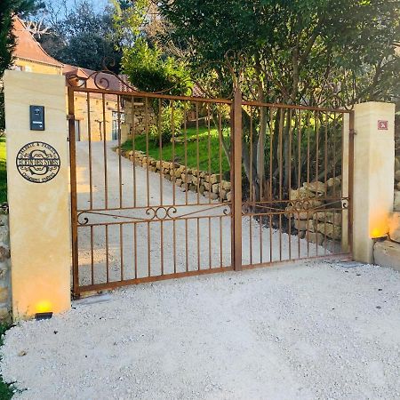 Vila L'Ecrin Des Symes Simeyrols Exteriér fotografie